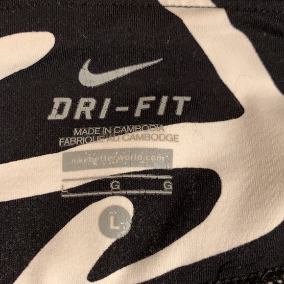 Nike Women’s Palm Epic Lux Capris - Picture 5 of 7